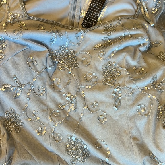 Papell studio by Adrianna Papell beaded dress size 6 , light blue - Picture 9 of 10